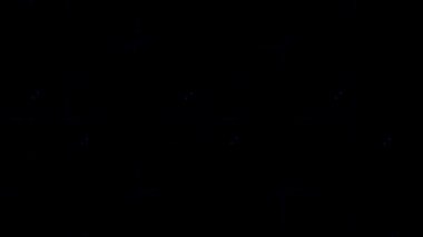 Karanlık bir arka planda parlayan eşkenar dörtgen şekilleri, dikişsiz döngü. Hareket. Geometrik figürlerin renkli hipnotik siluetleri.