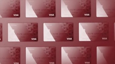 Birçok sıra halinde yüzen kredi kartı sembolleri. Hareket. Modern kredi kartlarının kırmızı güzel tasarımı, online alışveriş kavramı.