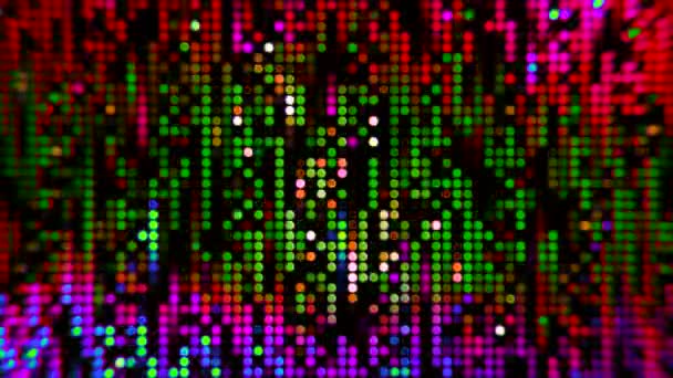 Heldere stroom van mozaïekstippen. Beweging. Gekleurde stippen bewegen in stroom op zwarte achtergrond. Punten verplaatsen in informatie pixel stream — Stockvideo