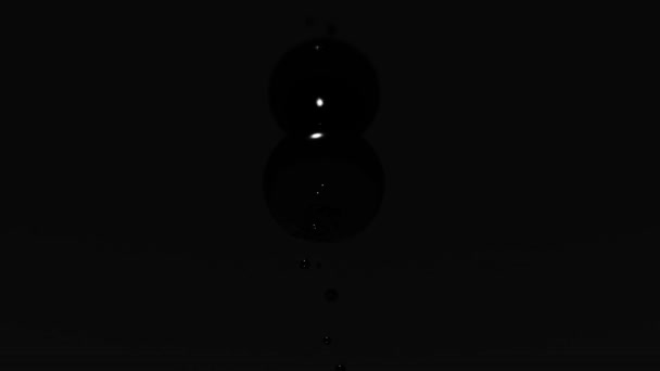 Крихітні світлові частинки, що піднімаються в темряві. Дизайн. Маленькі літаючі білі крапки на чорному тлі, безшовна петля, монохромність . — стокове відео