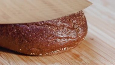 Gemideki Kapalı Kabuklu Loaf dokusu Ayrıntılı Yüzey Sheen Yakın Film Işığı Sıcaklığı Fırın Aroması. Medya