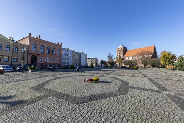 Strzelce Krajenskie Lubuskie Poland 2020年11月3日 ポメラニアの小さな町にある市場広場と古いテントハウス 小さな町の中心部 — ストック写真