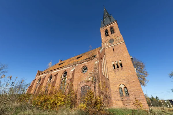 Pogodki Pomorskie Polska Listopada 2020 Stary Zniszczony Kościół Ewangelicki Duży — Zdjęcie stockowe
