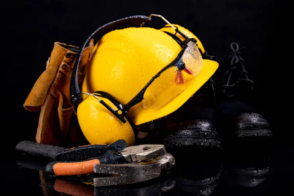 Wet Work Clothes Tools Production Worker Raindrops Helmet Glasses Dark — Stock Photo, Image