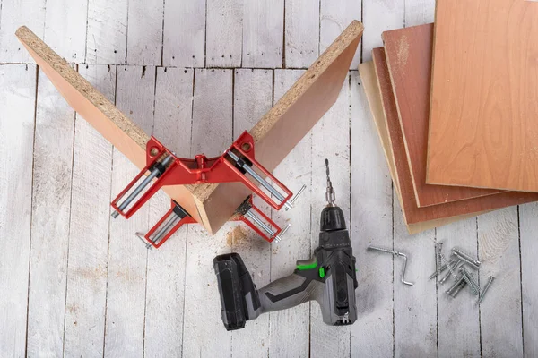 Aglomerado Uma Braçadeira Carpintaria Angular Juntando Placas Móveis Com Parafusos — Fotografia de Stock