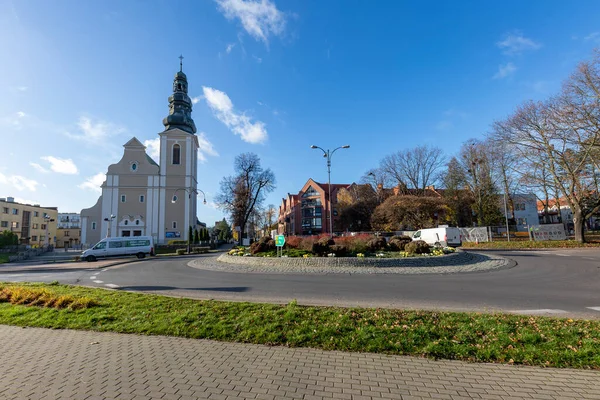 Trzcianka Wielkopolskie Polen November 2020 Die Kirche Und Die Hauptkreuzung — Stockfoto