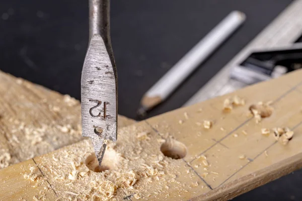 Foratura Con Trapano Metallico Pezzo Legno Lavori Minori Falegnameria Officina — Foto Stock