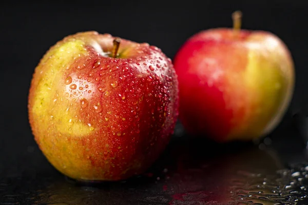 Maçãs Molhadas Maduras Saborosas Frutas Macieira Usadas Como Sobremesa Cozinha — Fotografia de Stock