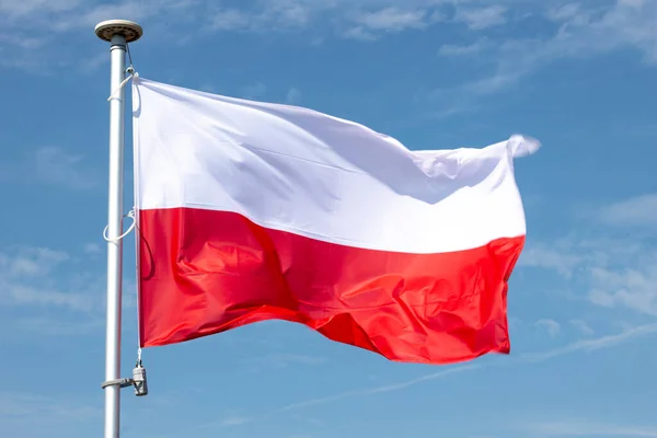 Drapeau Polonais Sur Fond Ciel Nuageux Symbole National Pologne Sur — Photo