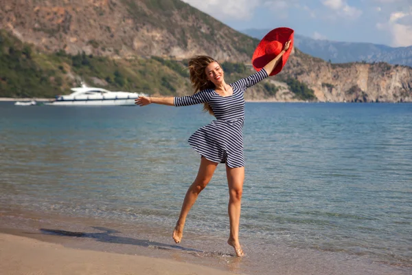 Jumpin mujer bonita — Foto de Stock