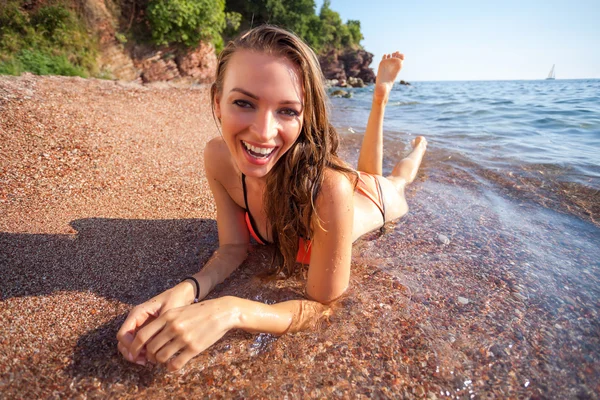 Mujer y mar —  Fotos de Stock