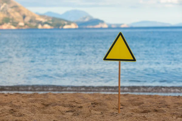 Yol işareti beach — Stok fotoğraf