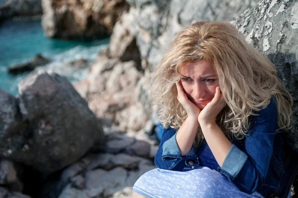 Mujer triste. — Foto de Stock