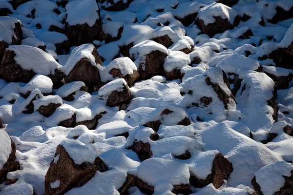 Nieve y rocas — Foto de Stock