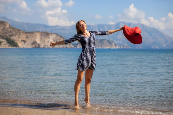 Jumpin mujer bonita —  Fotos de Stock