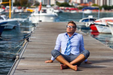 Büro memuru tatil