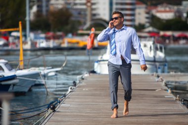 Büro memuru tatil