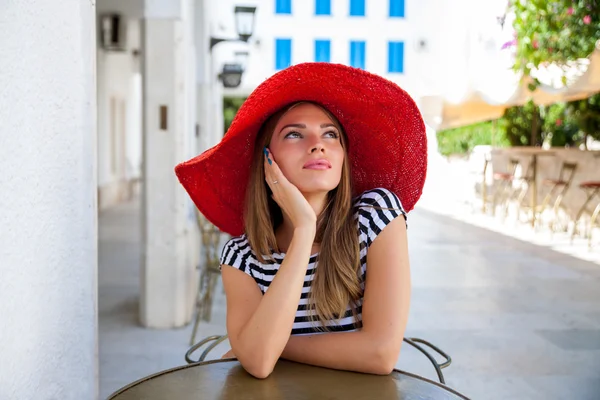 Descansando bonita mujer — Foto de Stock