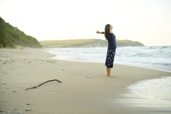 Liberdade perfeita na praia — Fotografia de Stock