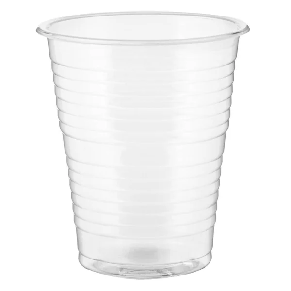 Beyaz arkaplanda izole edilmiş tek kullanımlık şeffaf plastik bardak.