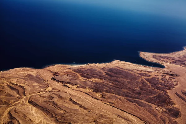 Wüste mit Meer — Stockfoto