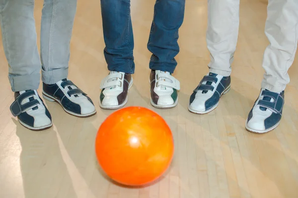 Bowling ball and shoes — Stock Photo, Image