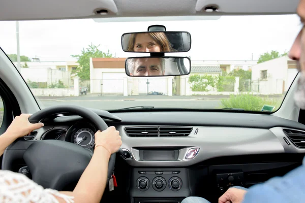 Autofahren und Mensch lernen — Stockfoto