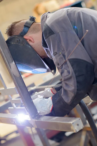 Welding steel and man — Stock Photo, Image