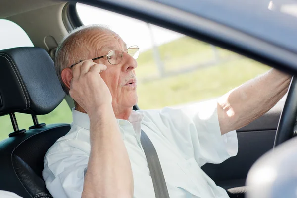 Mannen i bilen — Stockfoto