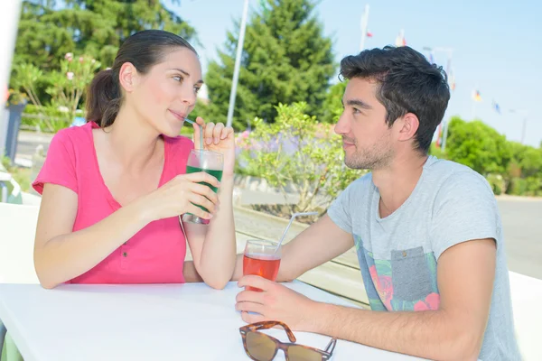 Refresco e homem macho — Fotografia de Stock