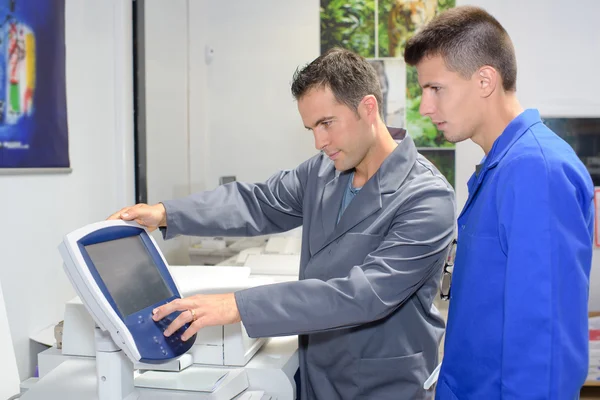 Drucker und Mann Männer — Stockfoto