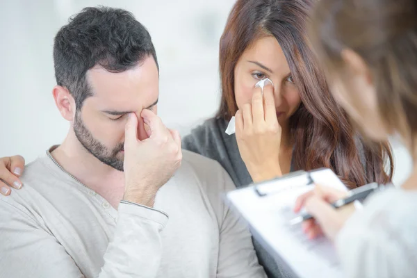 Kritische en vrouw-vrouw — Stockfoto