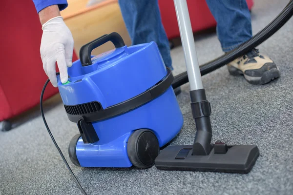 Professional vacuum cleaner and vacuum — Stock Photo, Image