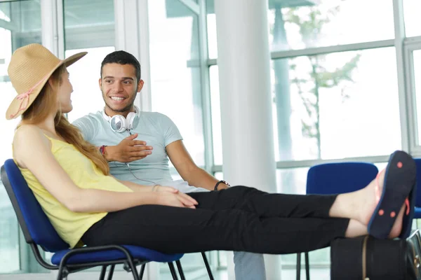 Young Loving Couple Airport — Stock Photo, Image