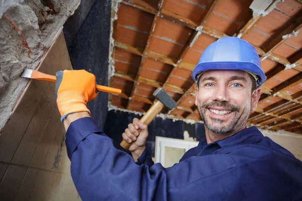 Retrato Construtor Usando Martelo Cinzel — Fotografia de Stock