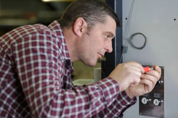 Elektricien Werkzaam Huis Bouwplaats — Stockfoto