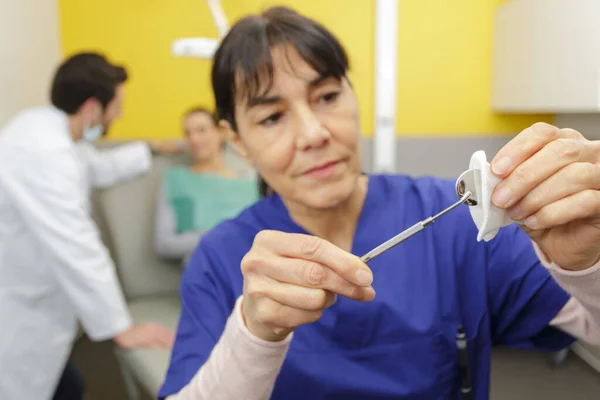 Prothese Arbeiter Prothetische Zahnheilkunde Verfahren — Stockfoto