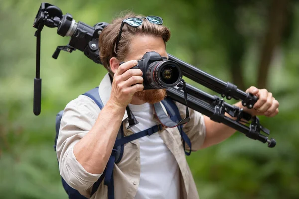 Nature Photographer Holding Tripod Taking Pictures Outdoors — Stock Photo, Image