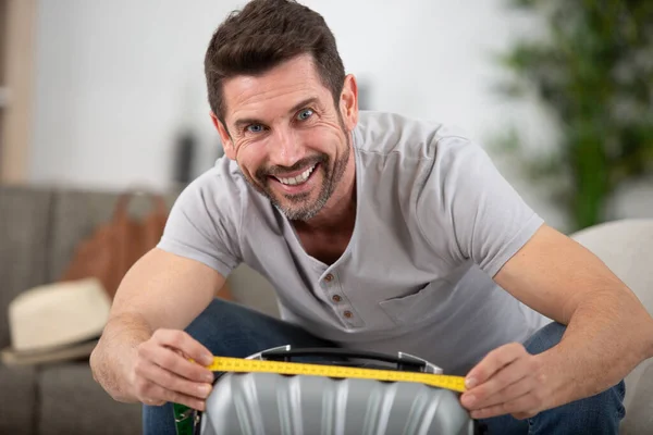 Jeune Homme Avec Valise Vacances — Photo