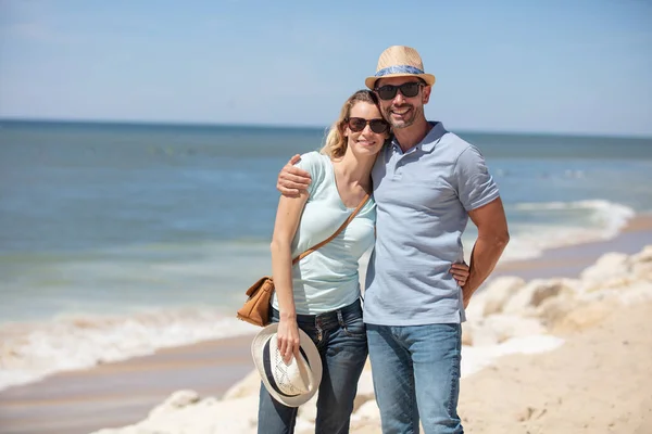 Young Couple Beach — Stock Photo, Image