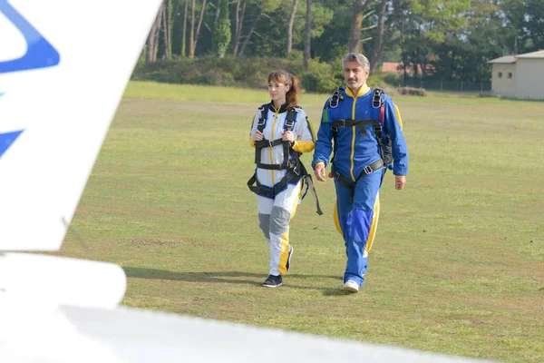 Brskydivers Pronto Para Embarque Salto — Fotografia de Stock