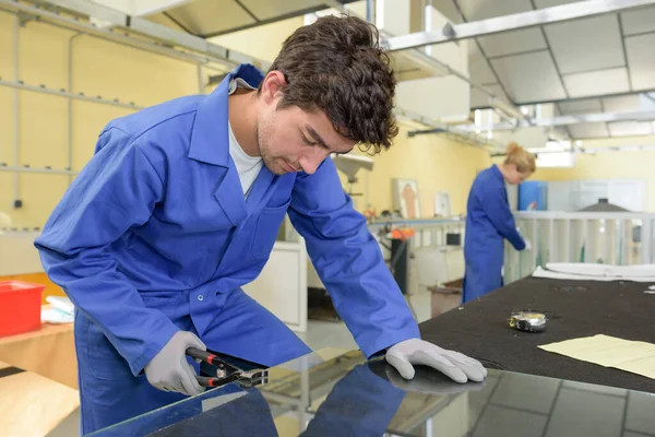 Jovens Metalúrgicos Trabalho Oficina Escolar — Fotografia de Stock