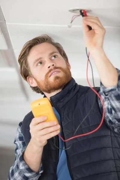 Air Conditioning Repair Handsome — Stock Photo, Image