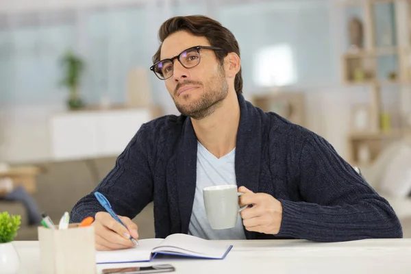 Sluiten Man Dag Dromen Met Een Koffie — Stockfoto