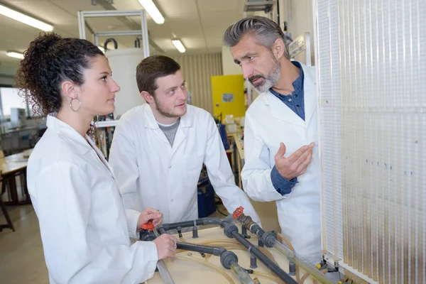 Los Futuros Ingenieros Vidrio —  Fotos de Stock