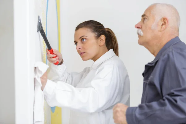 Portret Van Decorateur Aan Het Werk — Stockfoto