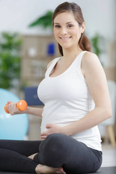 Zwangere Vrouwen Oefenen Met Halters — Stockfoto