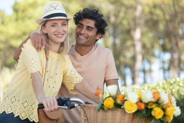 Happy Couple Together Ride Bicycle — Stock Photo, Image