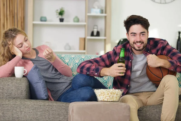 Bild Eines Paares Auf Dem Sofa — Stockfoto