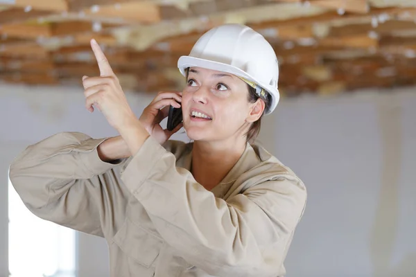 Smart Woman Builder Helmet Pointing — Stock Photo, Image